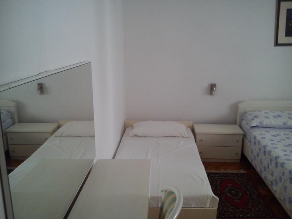 Nada Apartments Пореч Номер фото